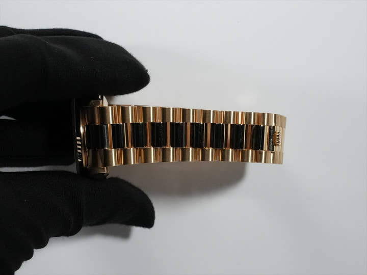 Rolex Day-Date 36 Ref.18238G W number