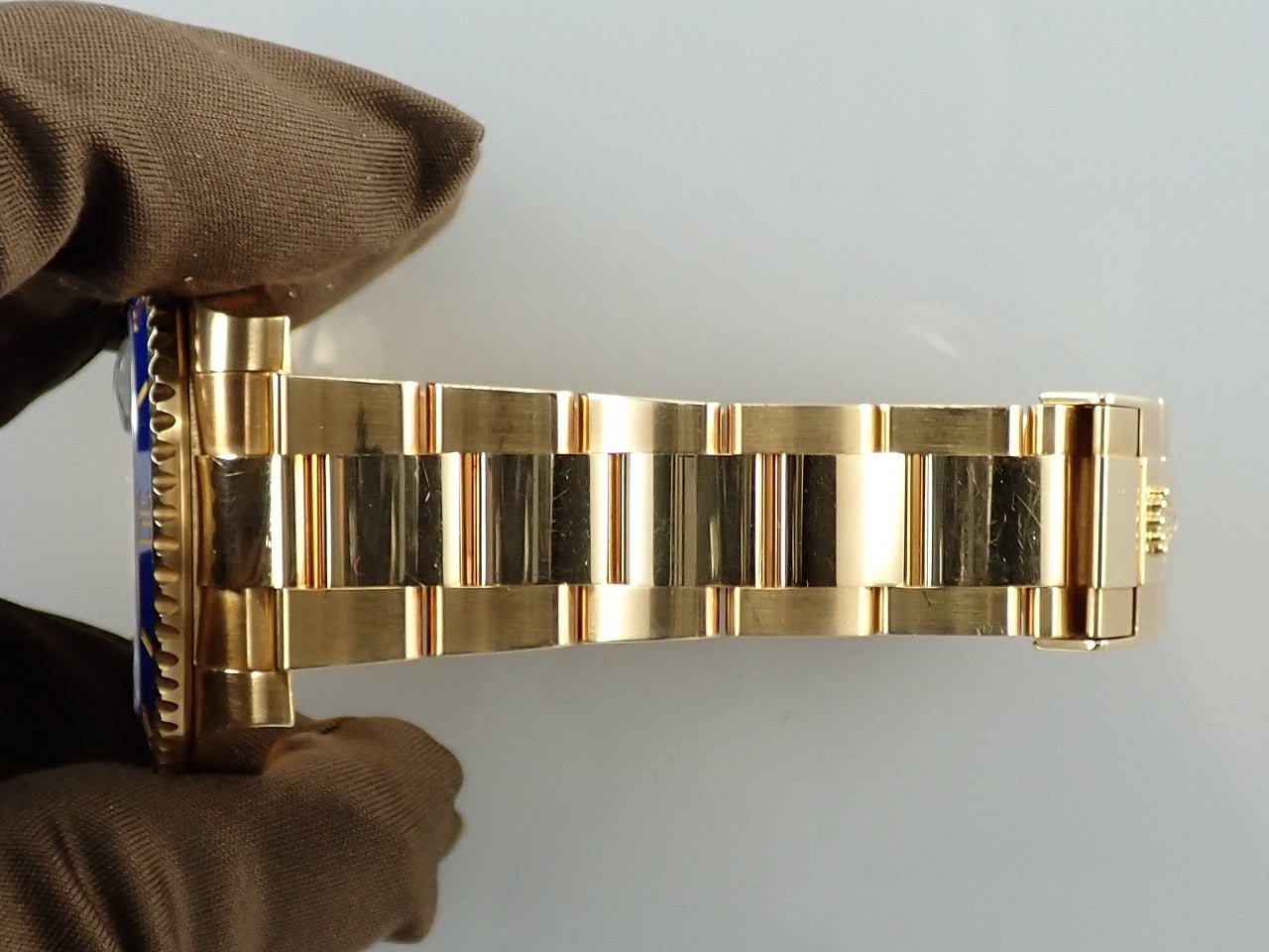Rolex Submariner Date Ref.116618GLB V number