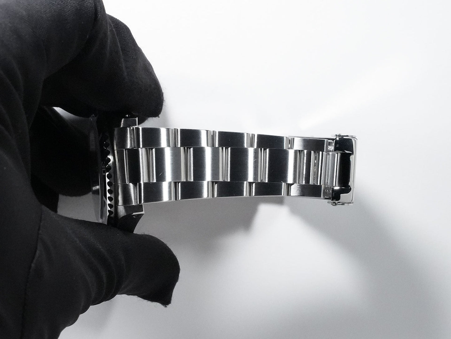 Rolex Submariner No Date Ref.14060M M number