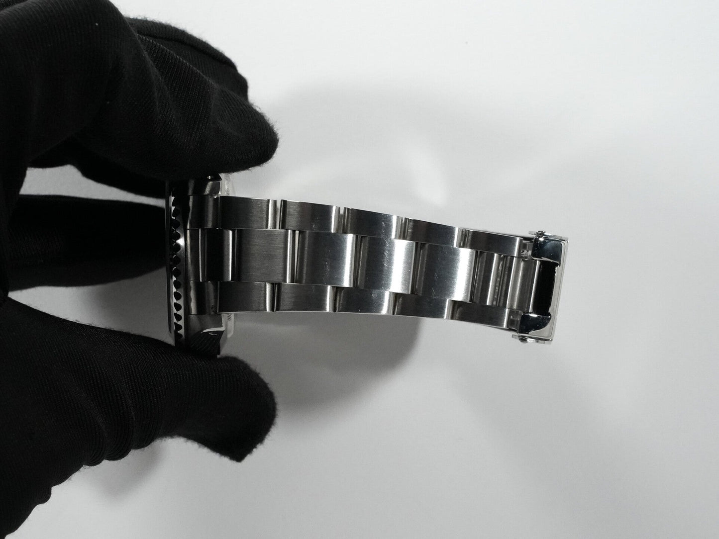 Rolex Submariner No Date Ref.14060M P number