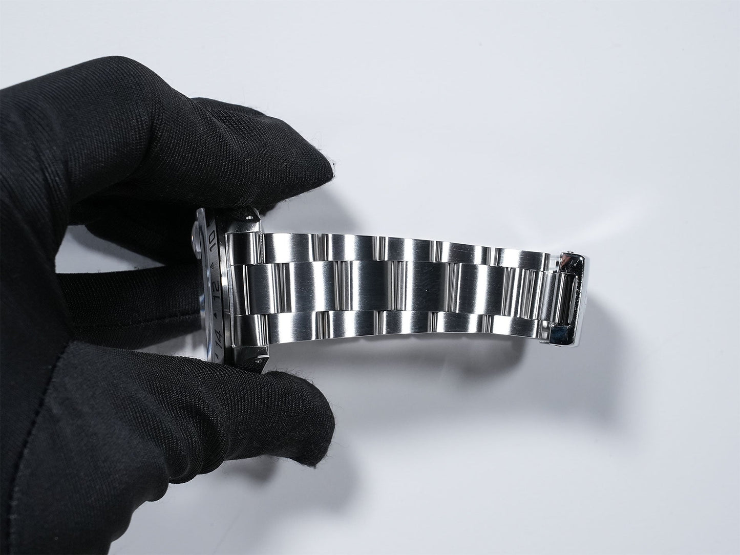 Rolex Explorer II TIFFANY & CO. Ref.16570 L number