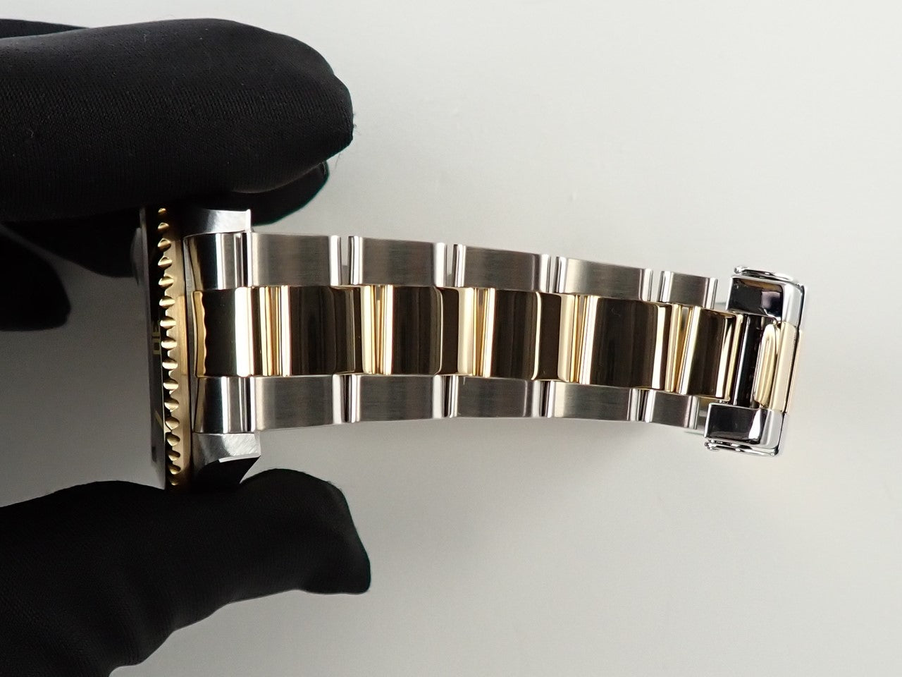 Rolex Submariner Date Ref.16613LN M number