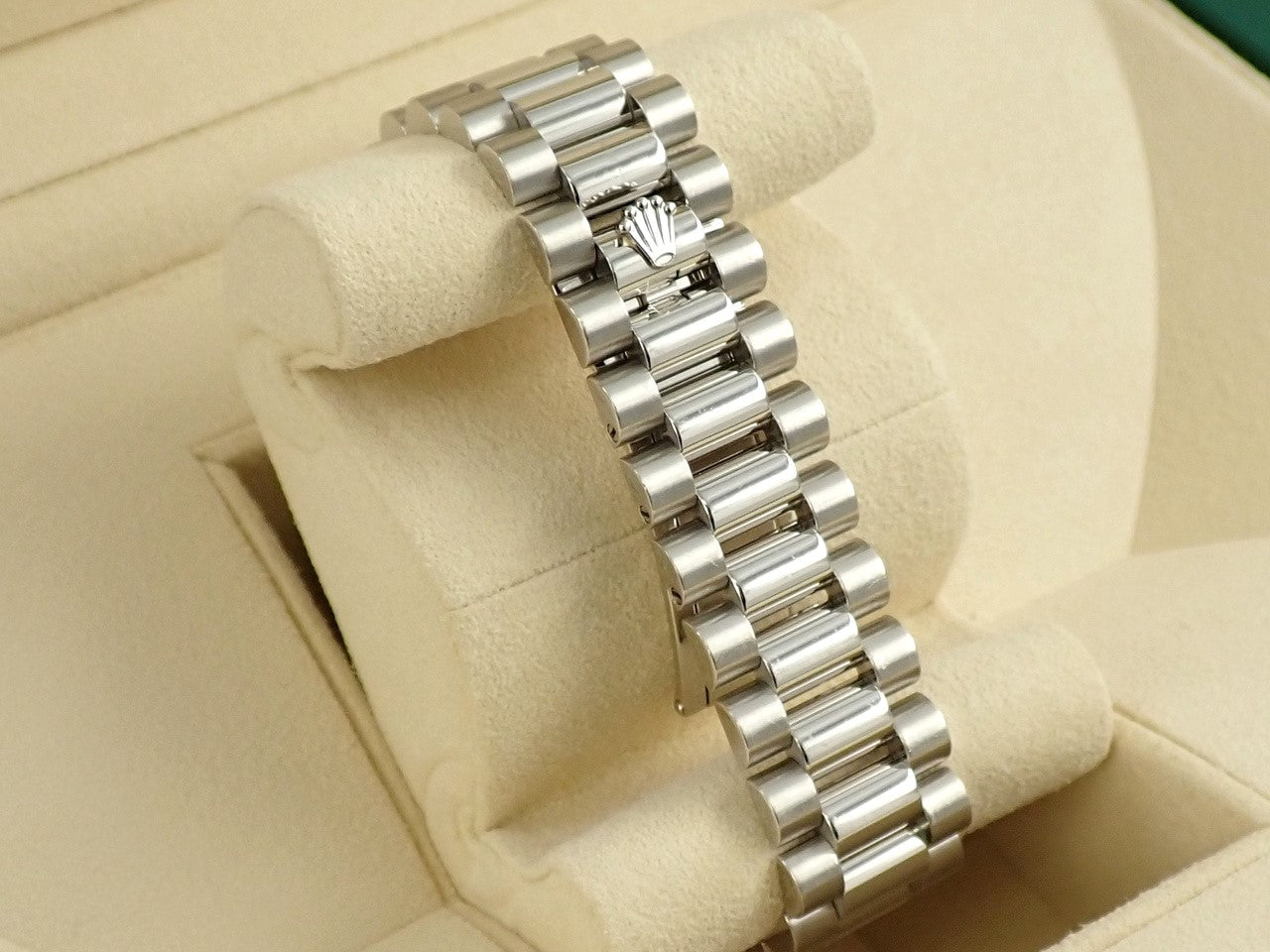 Rolex Day Date Ref.118346A D number