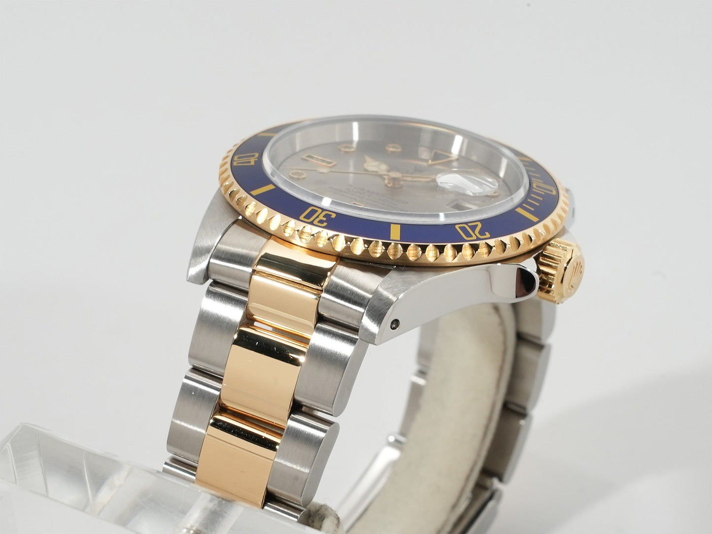 Rolex Submariner Date Ref.16613SG X number