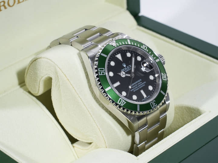 Rolex Submariner Date  Ref.16610LV V number