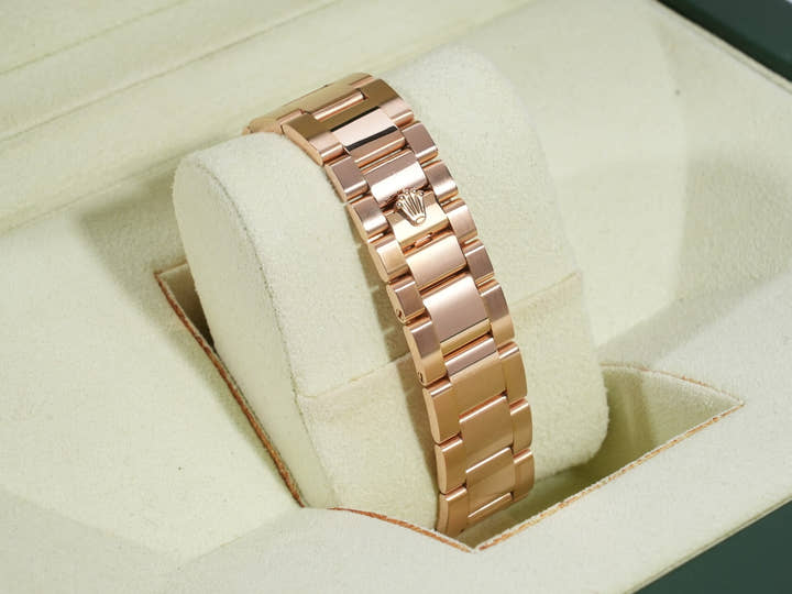 Rolex Day Date  Ref.118205A Y series
