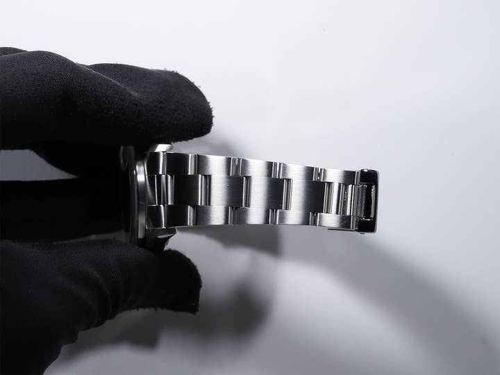 Rolex Oyster Perpetual Date  Ref. 15210 P-number