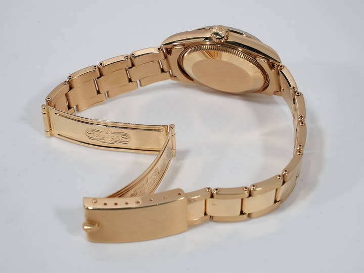 Rolex Oyster Perpetual  Ref.67488 E
