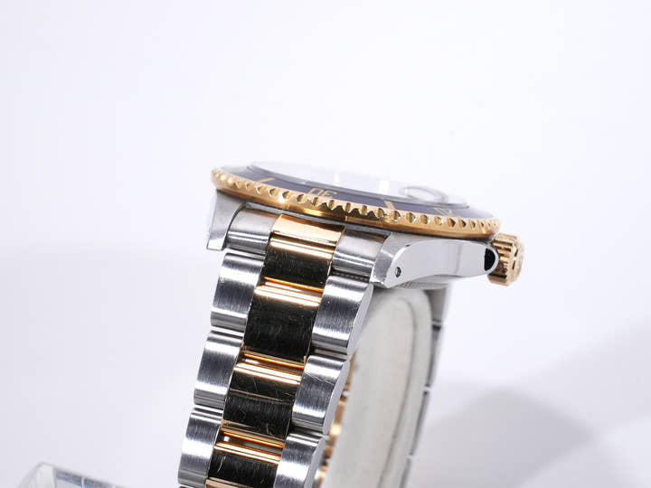 Rolex Submariner Date  Ref.16803 R number