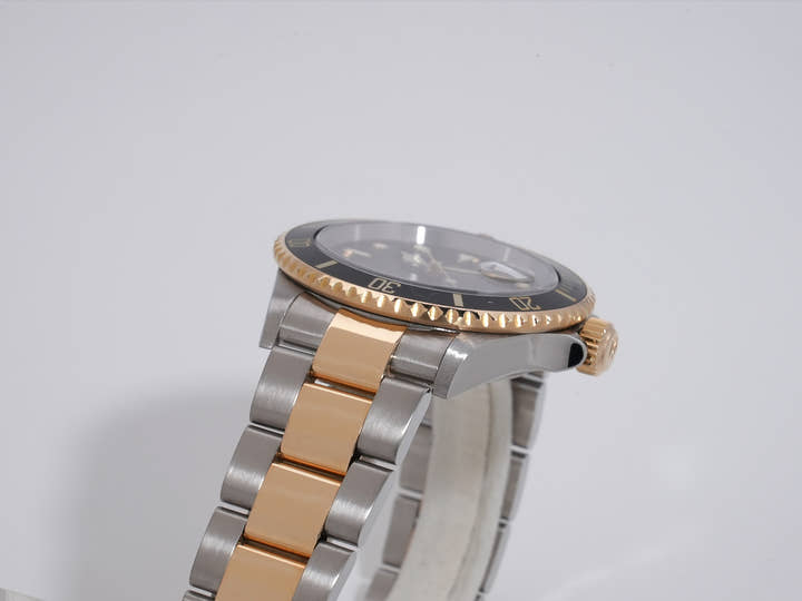 Rolex Submariner Date  Ref.16613LN F number