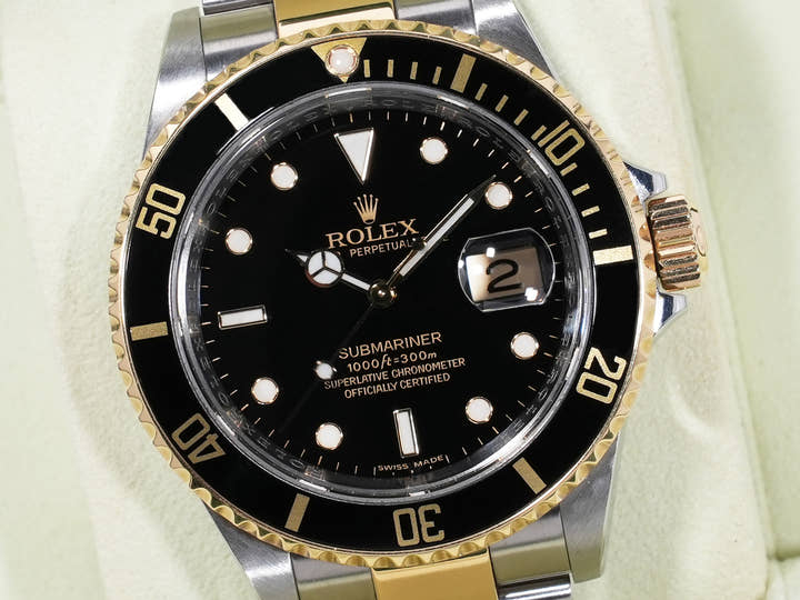 Rolex Submariner Date  Ref.16613LN V number