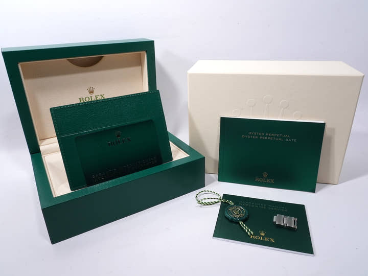Rolex Oyster Perpetual 36  Ref.126000