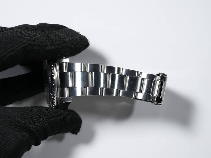 Rolex Sea-Dweller Triple Six  Reference 16660 No. 80