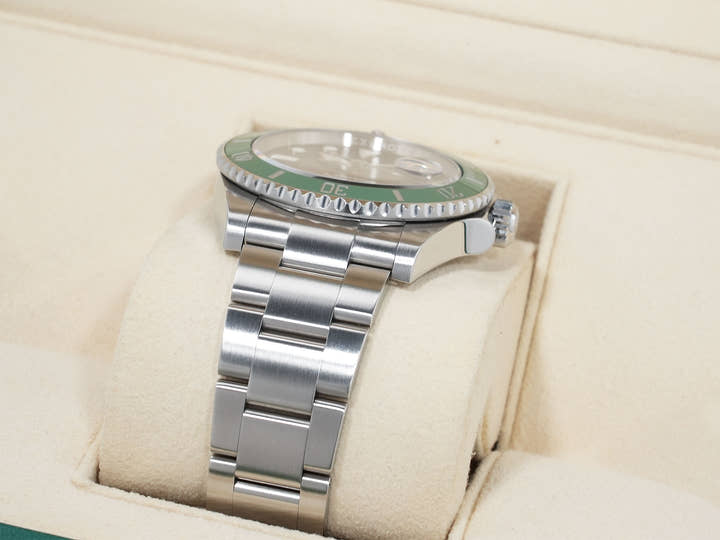 Rolex Submariner Date  Reference 126610LV