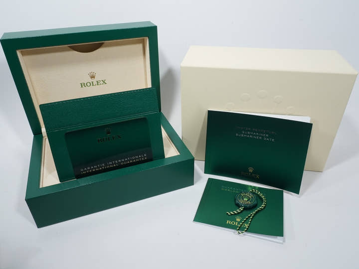 Rolex Submariner Date  Reference 126610LV