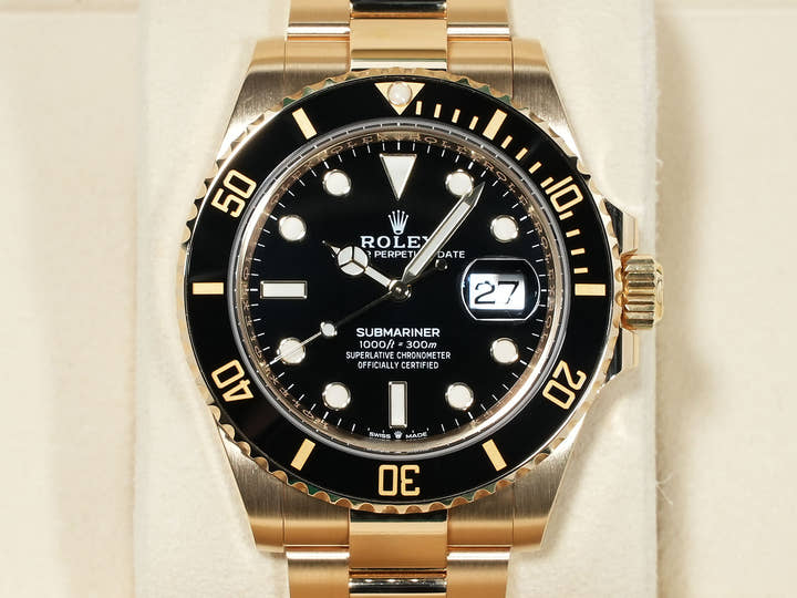 Rolex Submariner Date  Reference 126618LN 18KYG