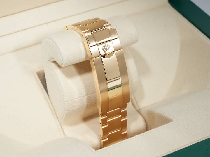 Rolex Submariner Date  Reference 126618LN 18KYG