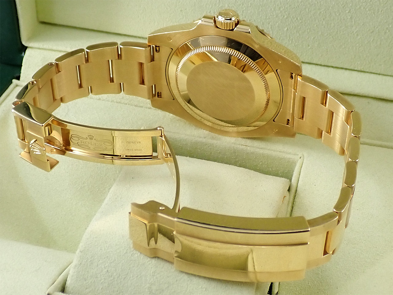 Rolex Submariner Date Ref.116618GLB V number