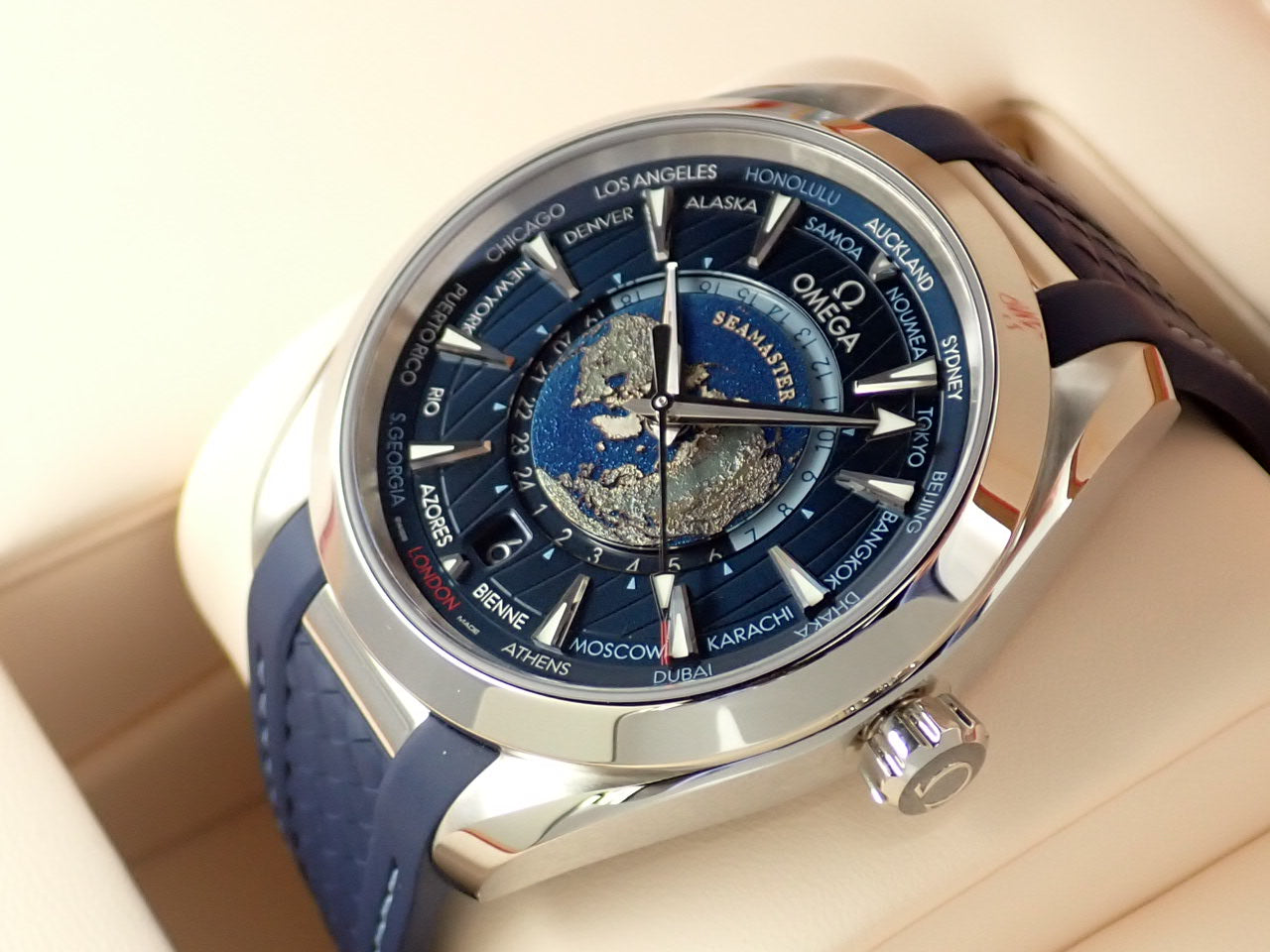 omega Seamaster Aqua Terra 150M Co-Axial Master Chronometer GMT Worldtimer 43mm Reference 220.12.43.22.03.001