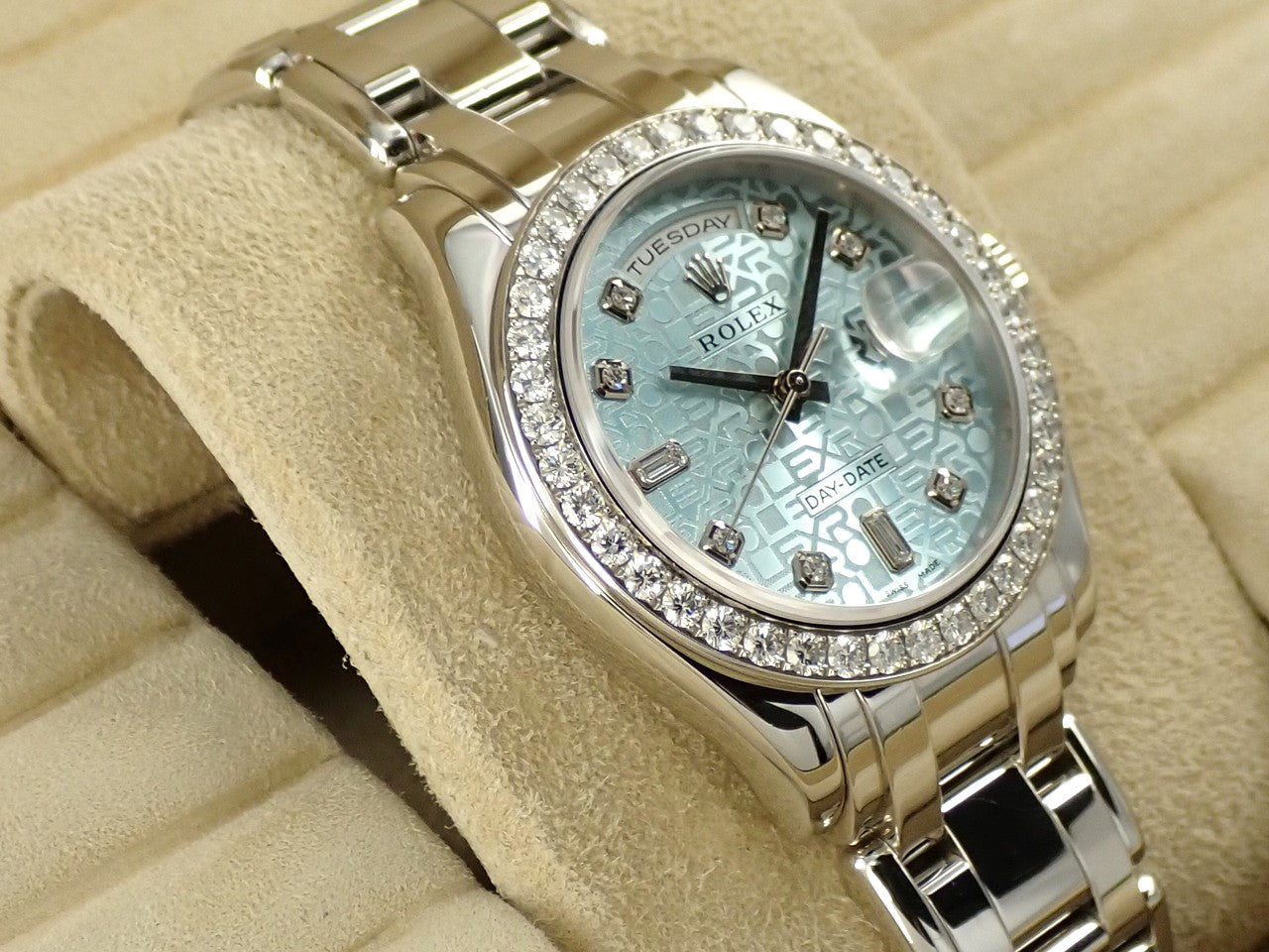 Rolex Day-Date Pearlmaster Ref.18946A D number