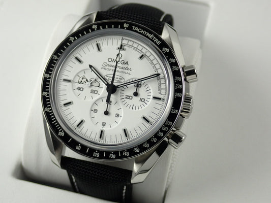 omega Speedmaster Professional Silver Snoopy Award Apollo 13 45th Anniversary Reference 311.32.42.30.04.003