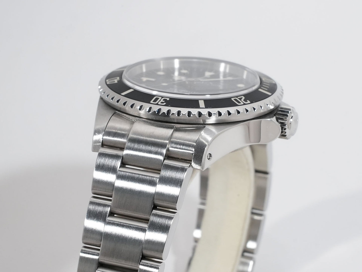 Rolex Sea-Dweller  Ref.16600 L number