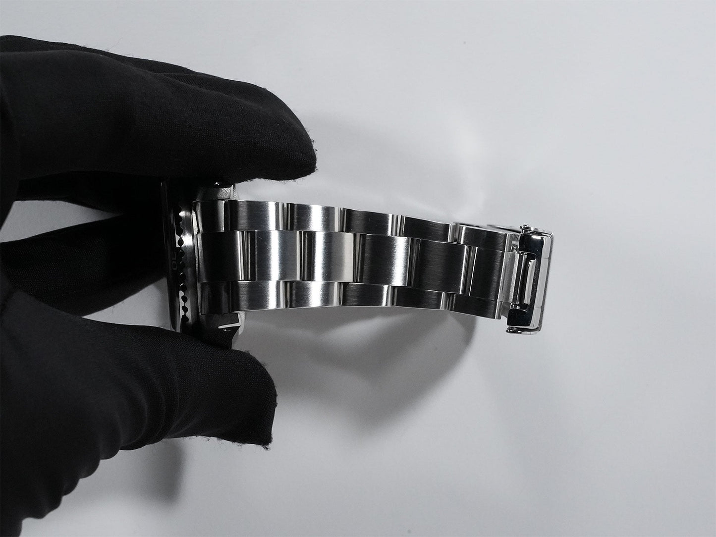 Rolex Sea-Dweller  Ref.16600 L number