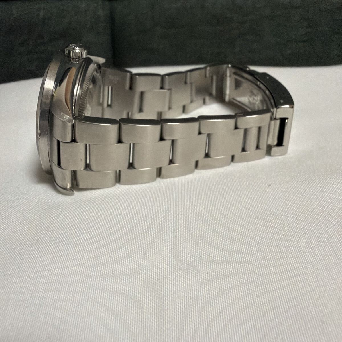 Rolex Oyster Perpetual Date 15210 W