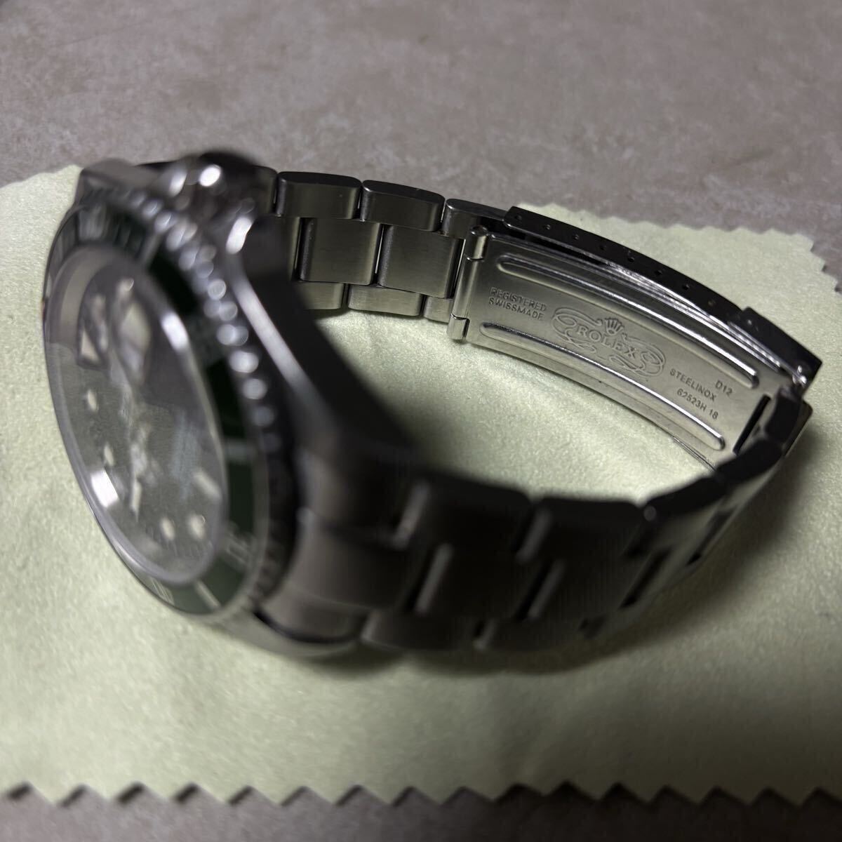 ROLEX Submariner 16610LV Green Bezel, Black Dial Caliber 3135