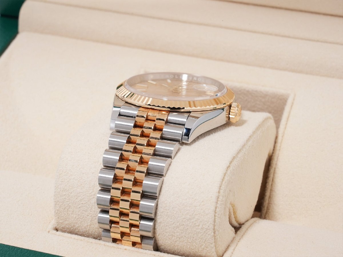 Rolex Datejust 36 Ref. 126233 Stainless Steel/Yellow Gold Champagne Fluted Motif Dial