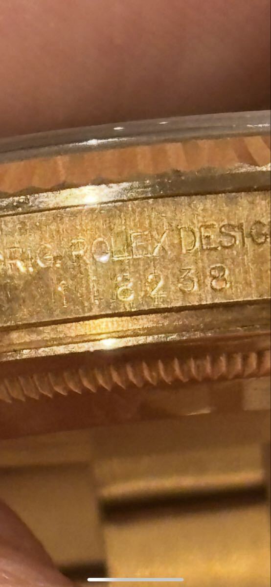 Rolex ref118238 Day Date 18KYG solid dial is a malachite red dial.