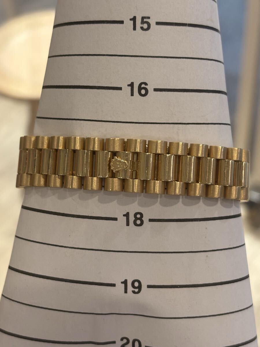 Rolex ref118238 Day Date 18KYG solid dial is a malachite red dial.