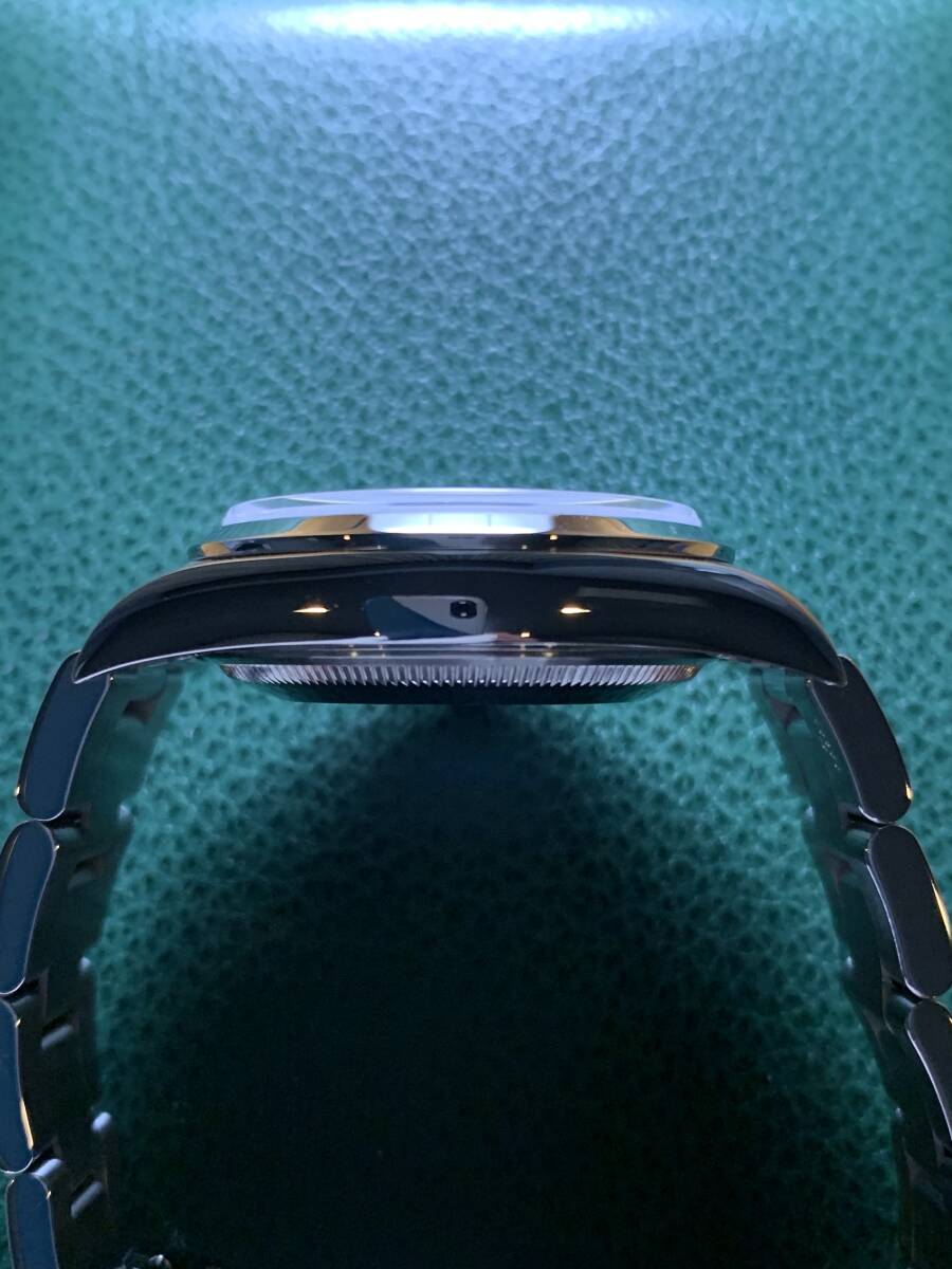 ROLEX OYSTER PERPETUAL DATE Ref: 15200 Cal. 3135 Rolex Oyster Perpetual Date Silver Dial