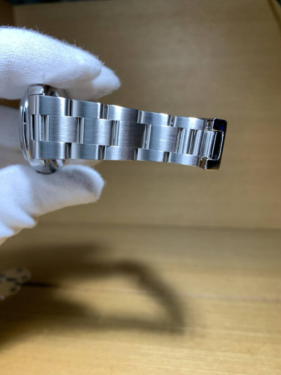 ROLEX OYSTER PERPETUAL DATE Ref: 15200 Cal. 3135 Rolex Oyster Perpetual Date Silver Dial