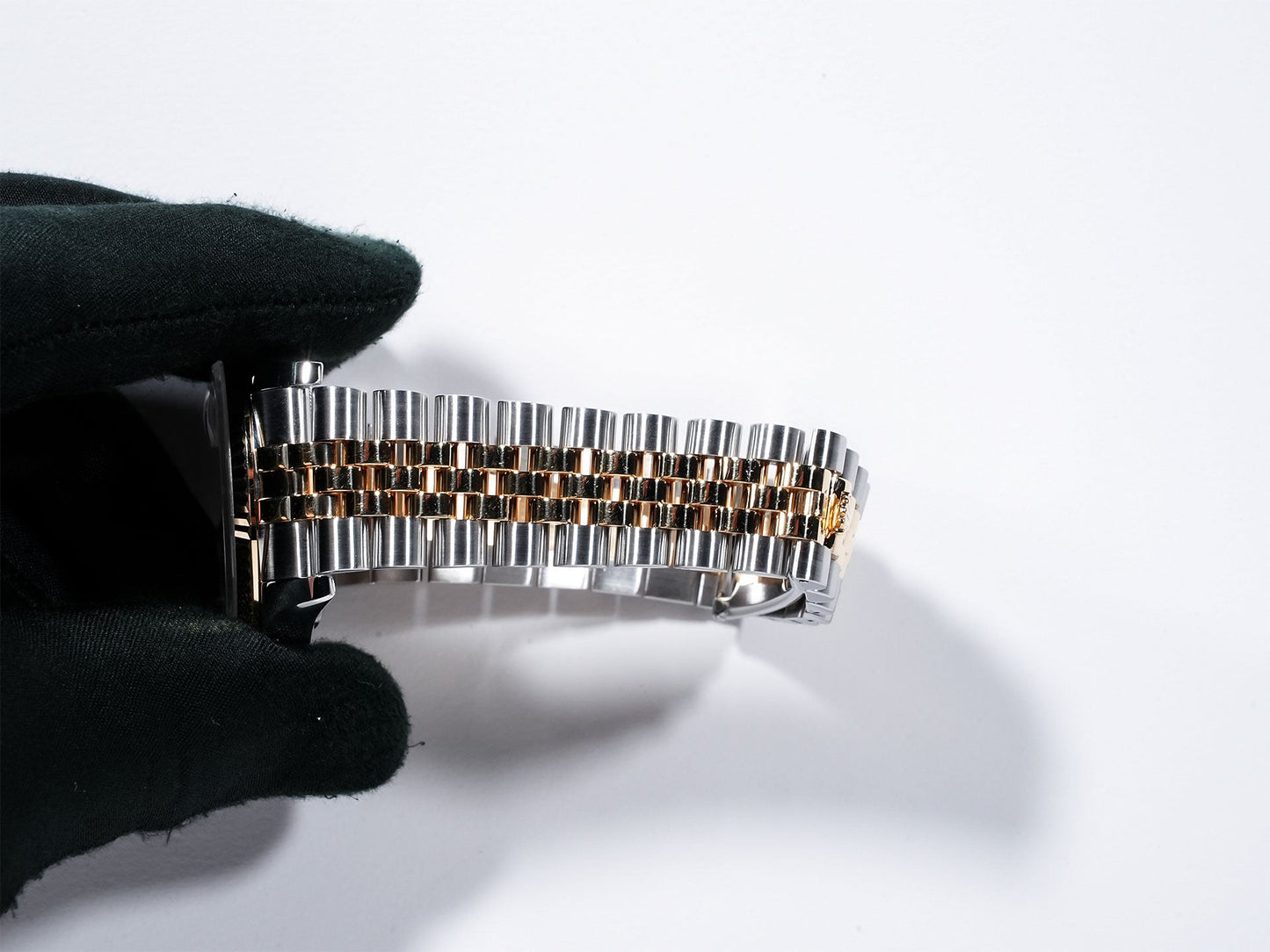 Rolex Datejust Ref.116233 2BR V number