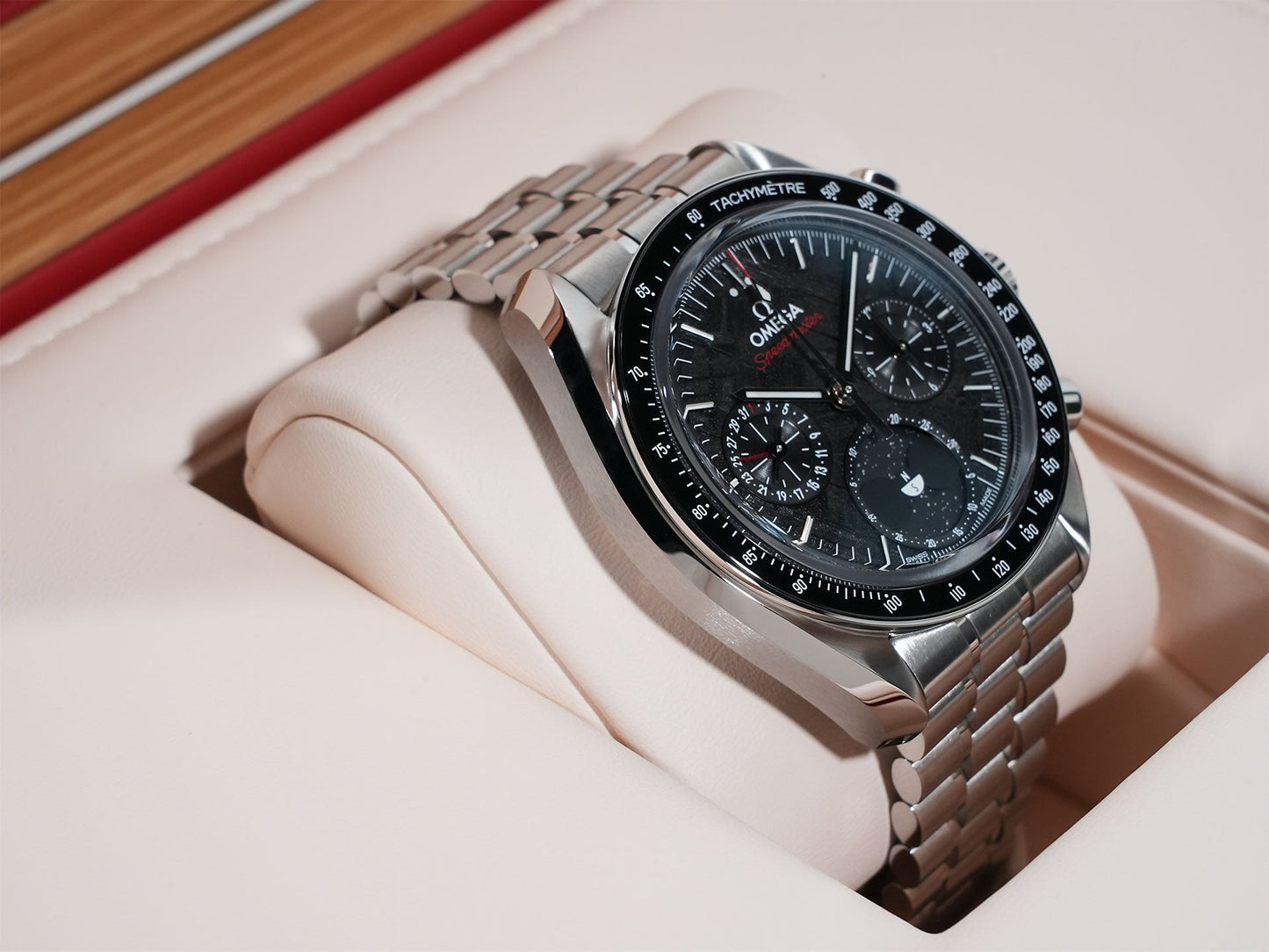 omega Speedmaster Moonphase Meteorite Reference 304.30.43.52.01.001