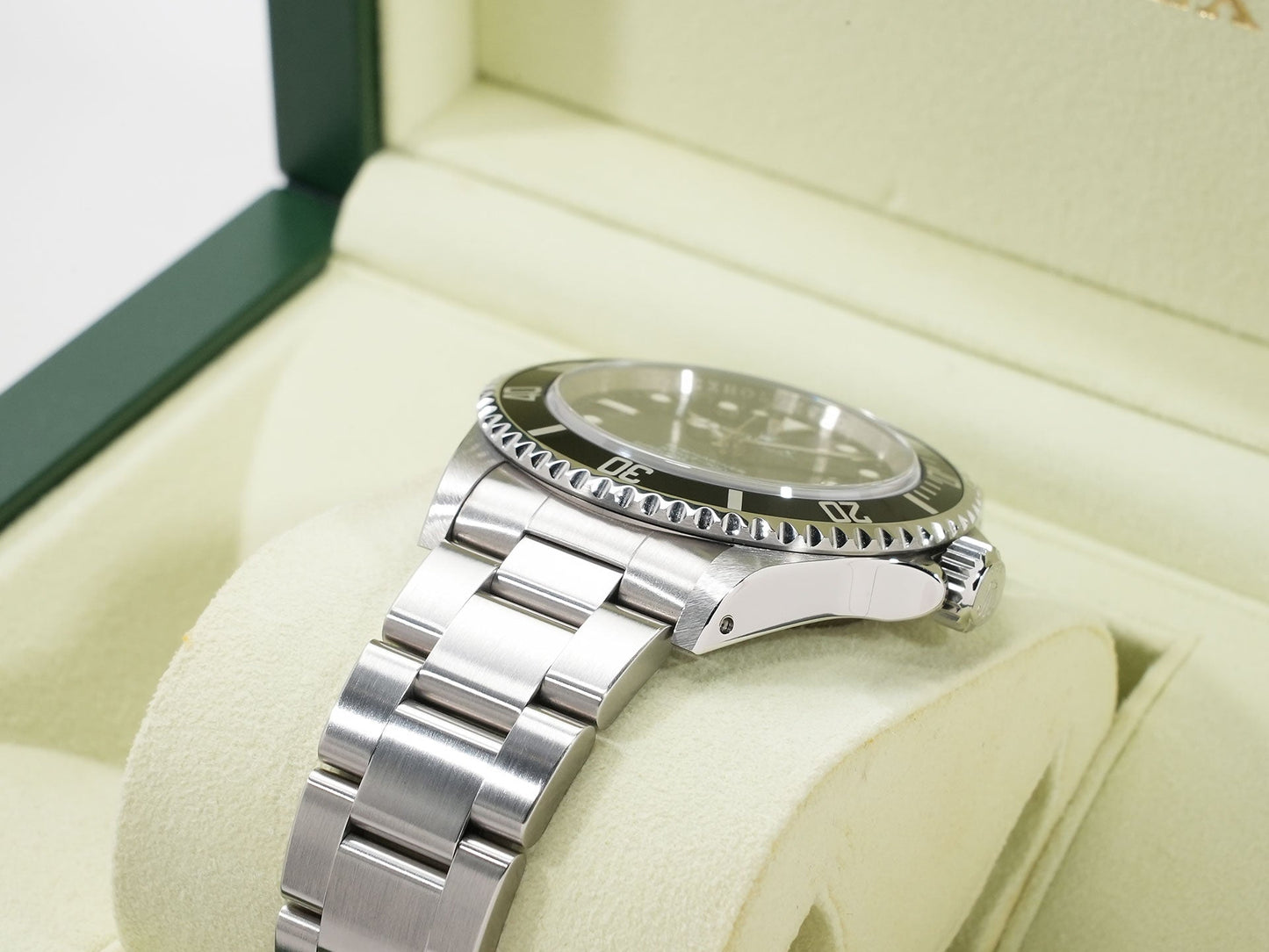 Rolex Submariner No Date Ref.14060M M number