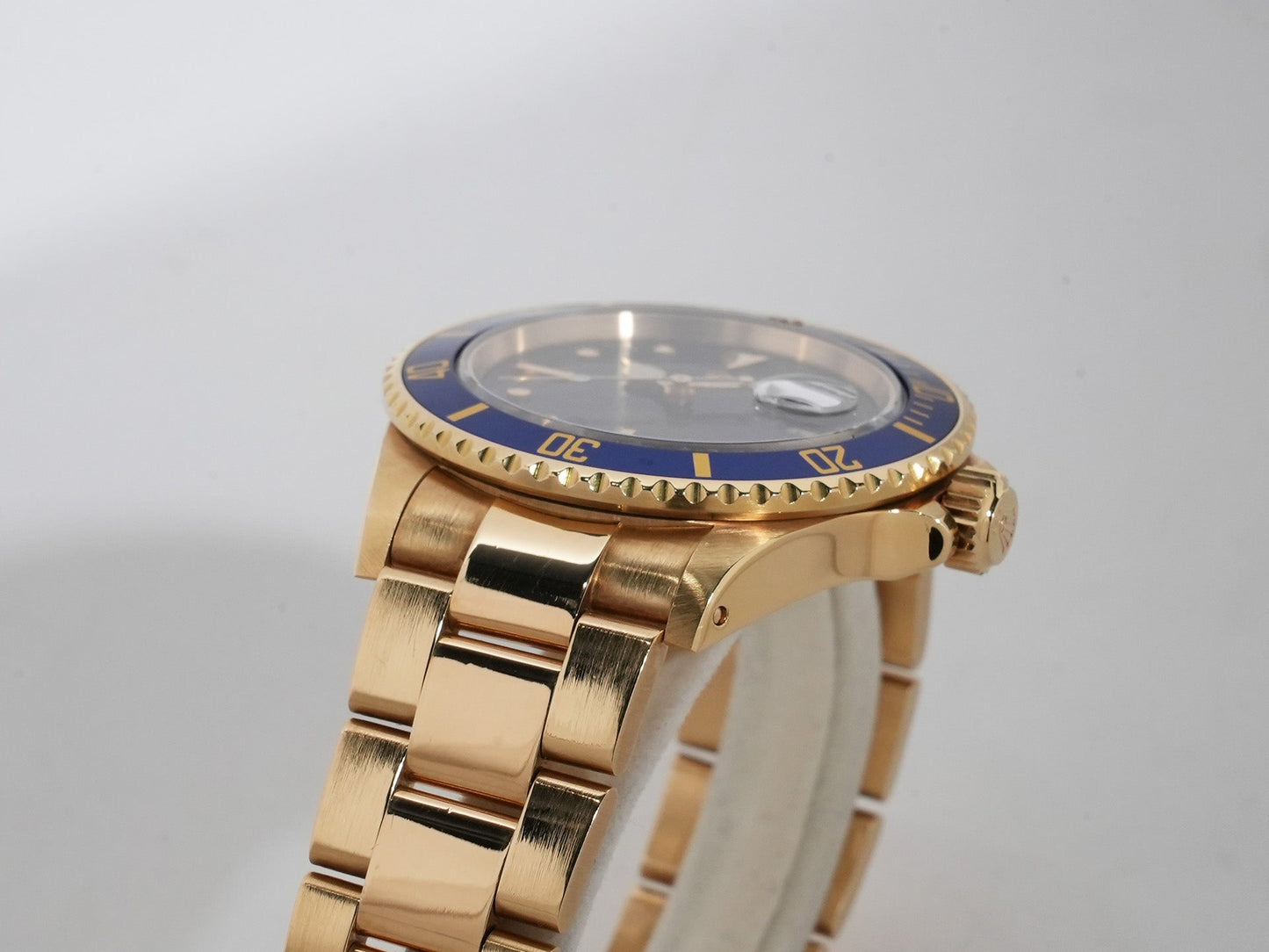 Rolex Submariner Date Ref.16808 R number