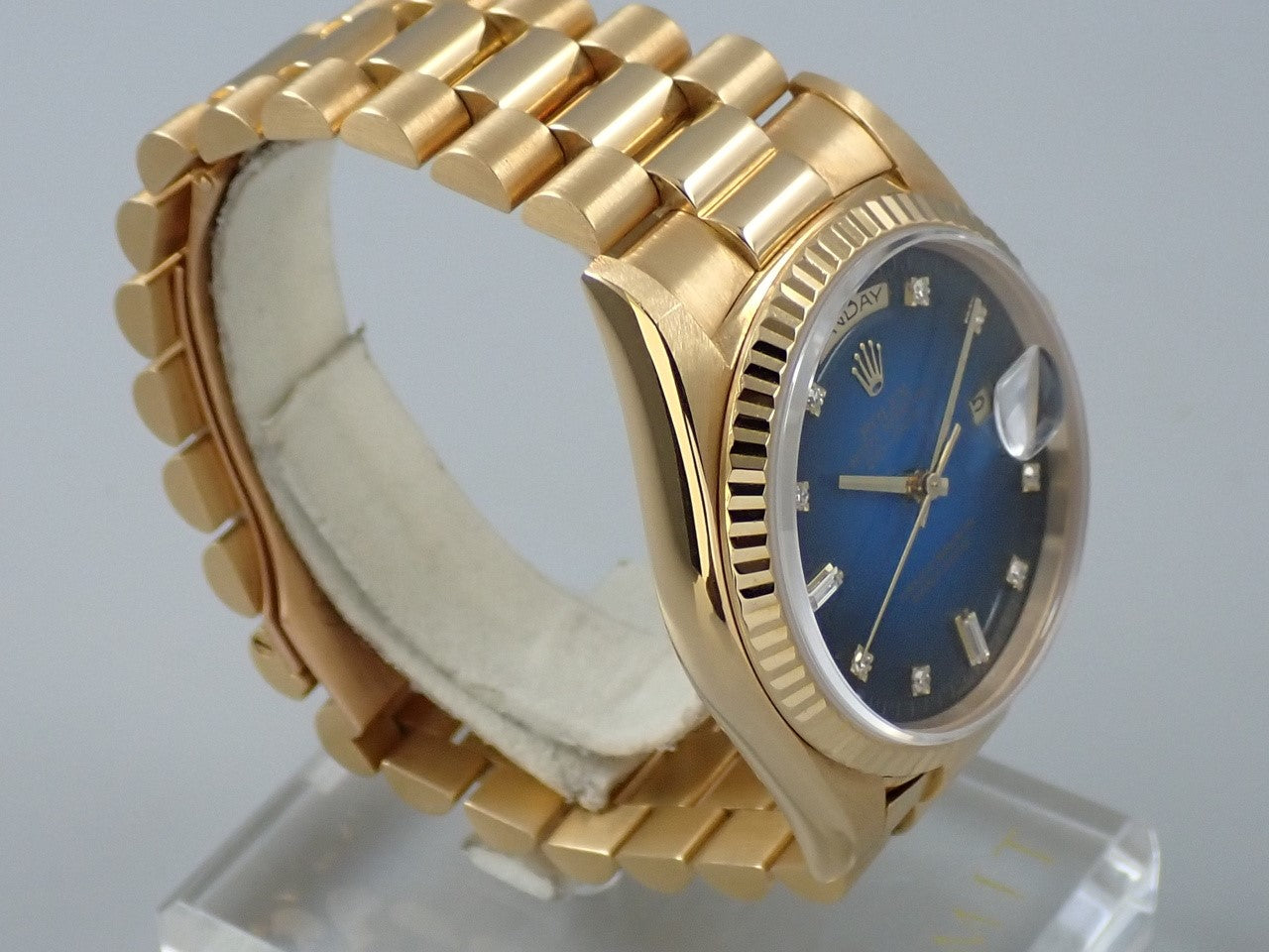 Rolex Day Date 36 Ref.18238A W serial