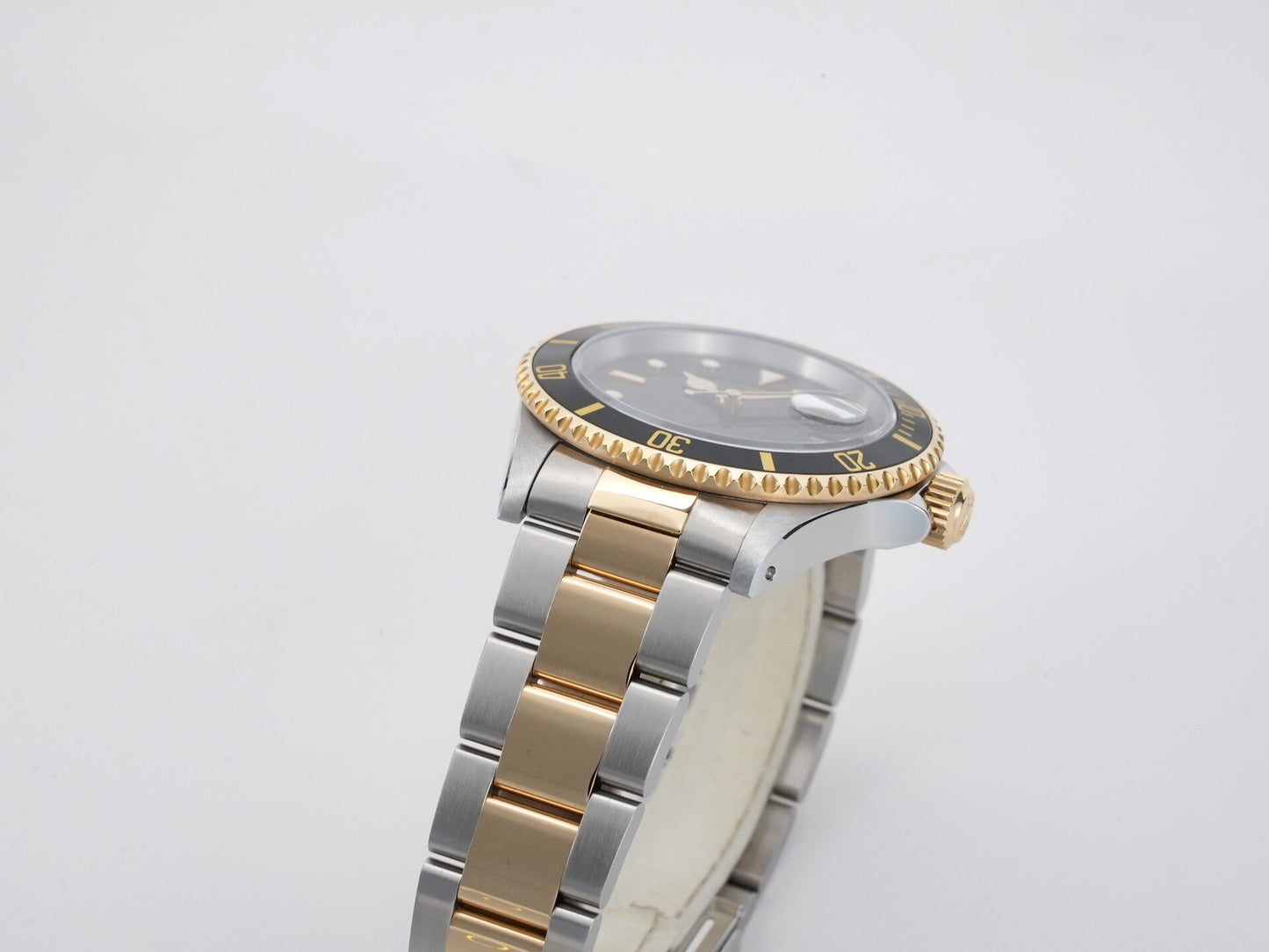 Rolex Submariner Date Ref.16613LN X number