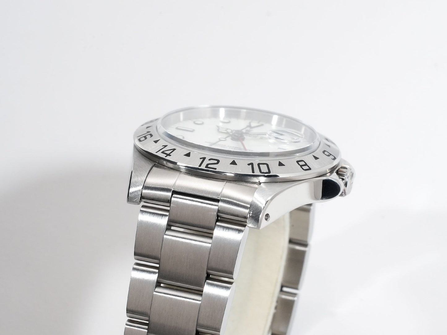 Rolex Explorer II Ref.16570 L number