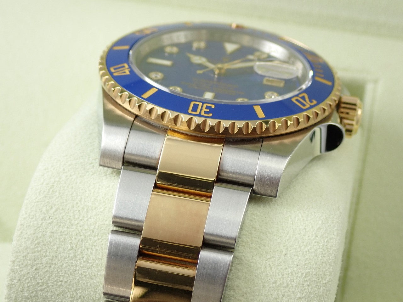 Rolex Submariner Date Ref.116613GLB V number