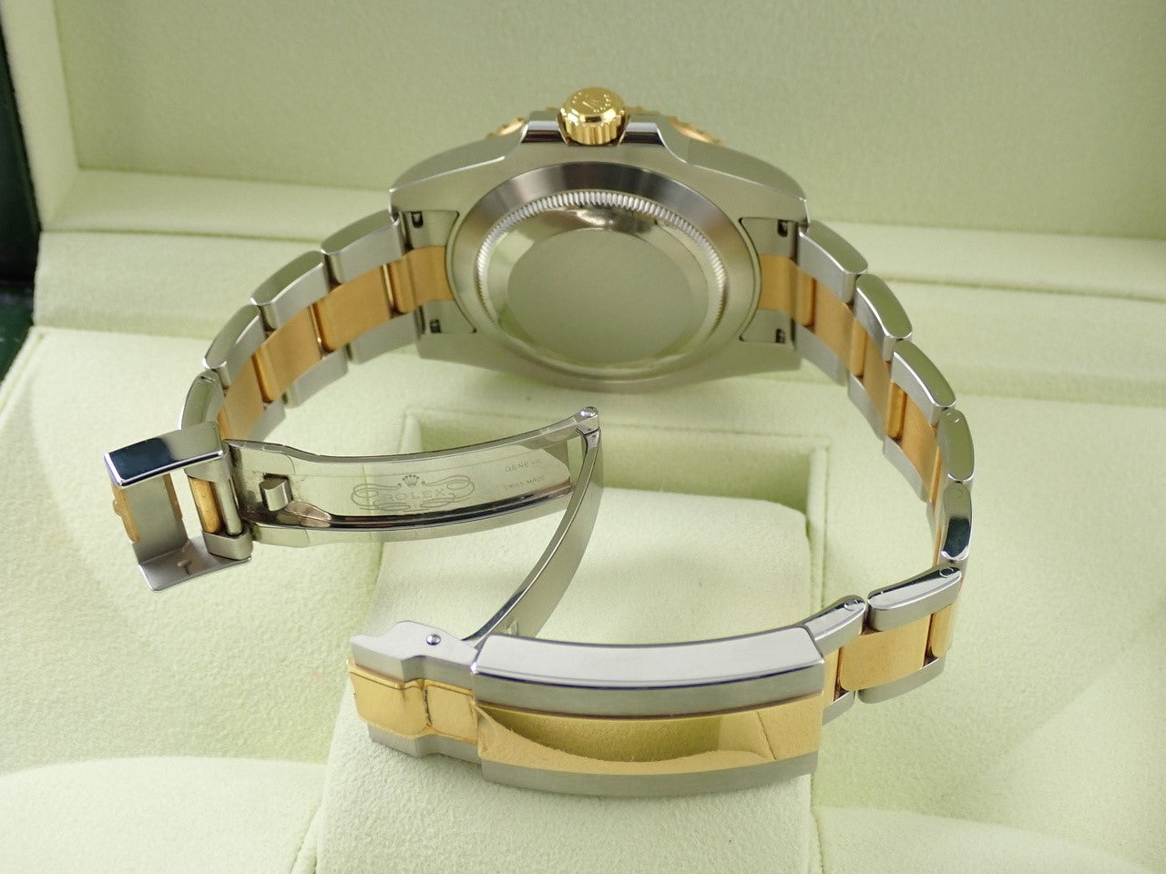 Rolex Submariner Date Ref.116613GLB V number