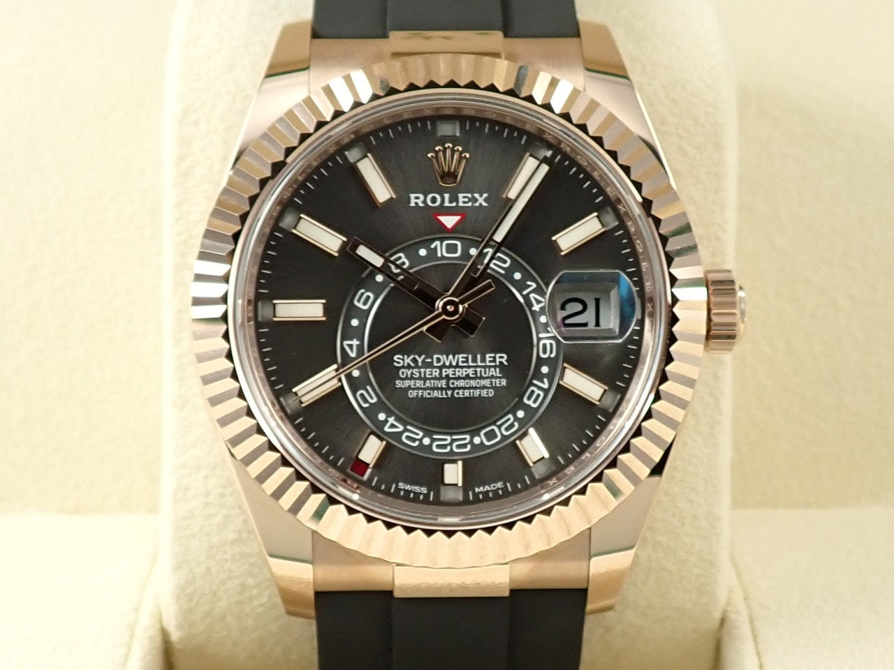 Rolex Sky-Dweller Ref.326235