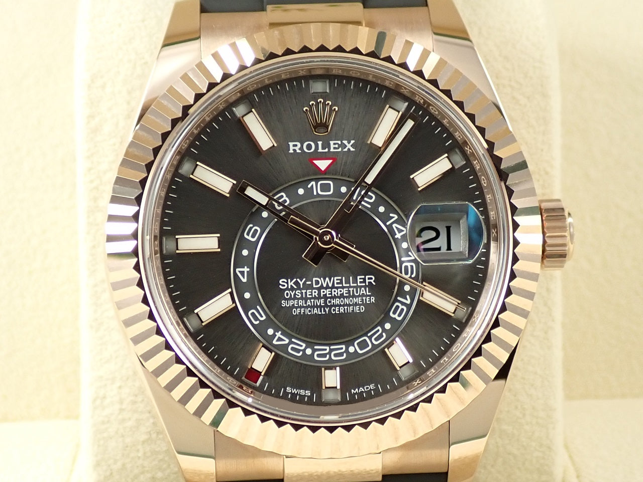 Rolex Sky-Dweller Ref.326235