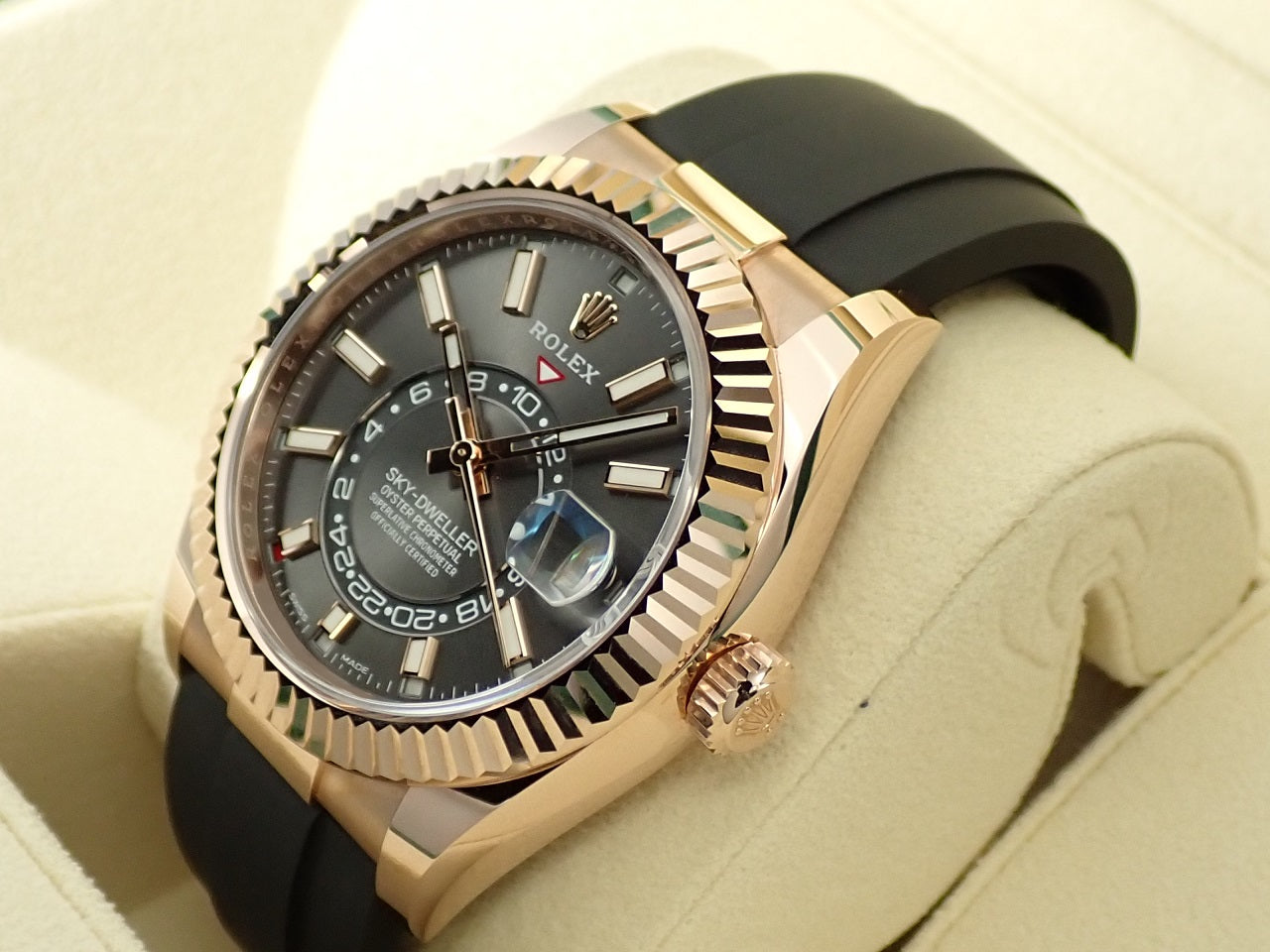 Rolex Sky-Dweller Ref.326235