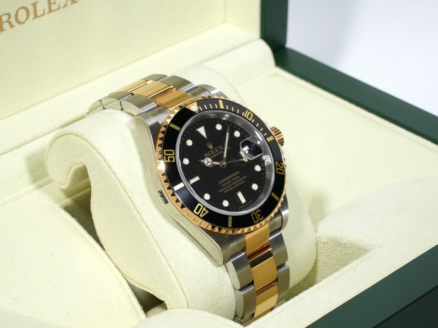 Rolex Submariner Date Ref.16613LN V number