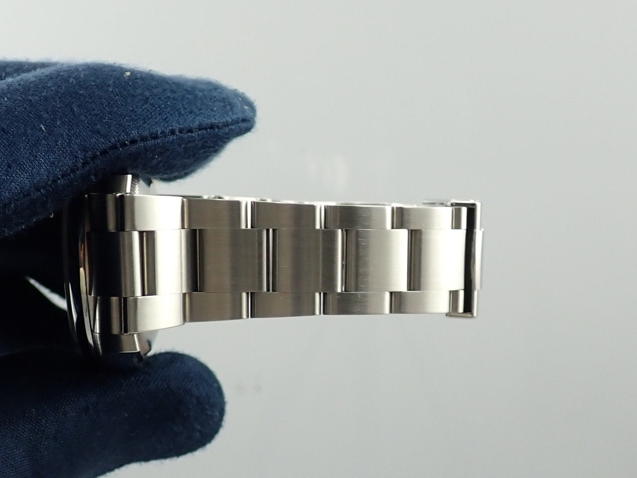 Rolex Oyster Perpetual 34 Reference 114200