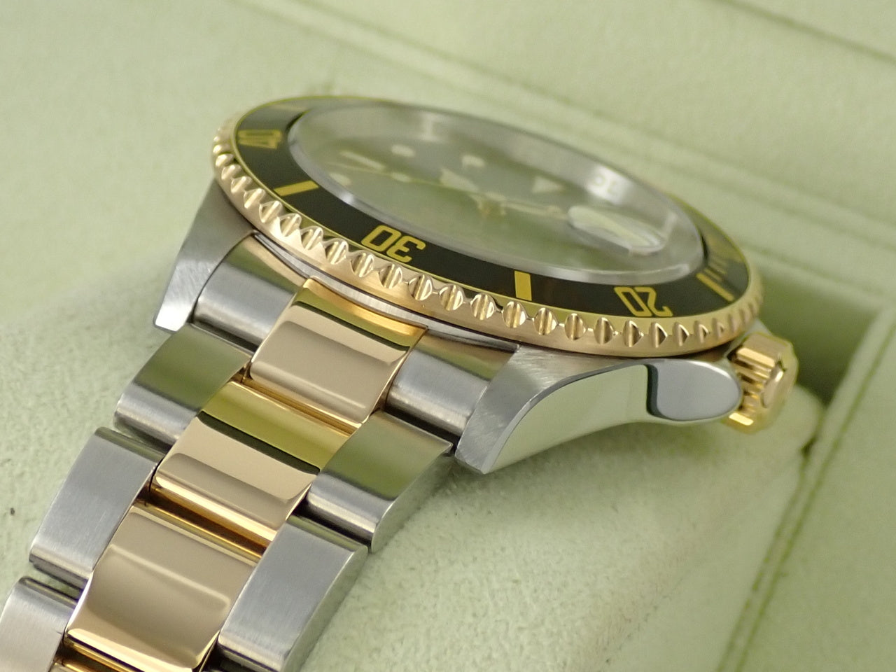 Rolex Submariner Date Ref.16613LN M number